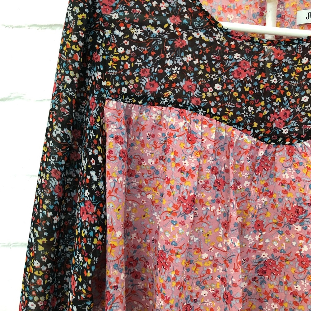 Pretty Spring Blouse - Picture 2 of 3